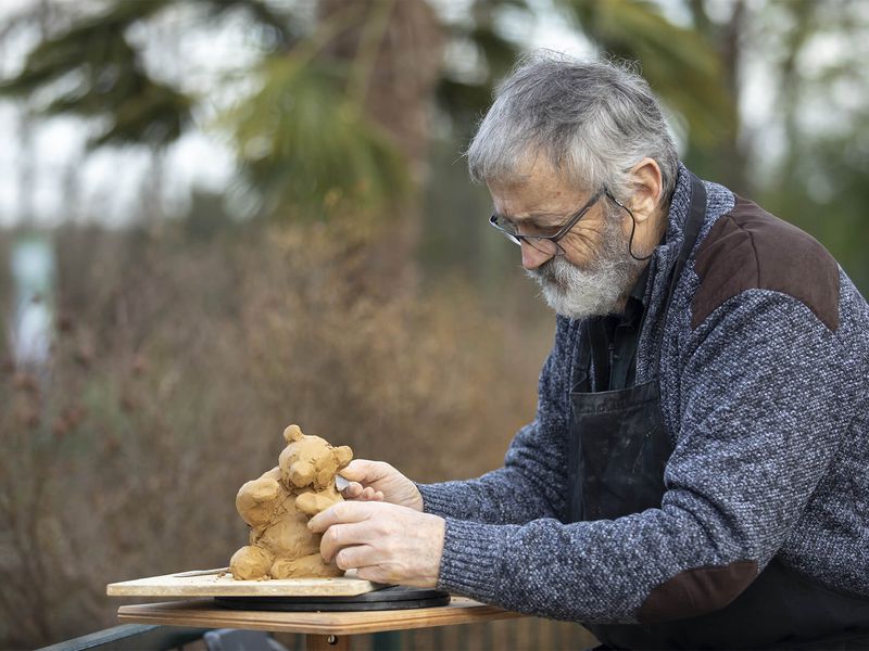Bassompierre faisant les premières esquisses devant les pandas - ZooParc de Beauval